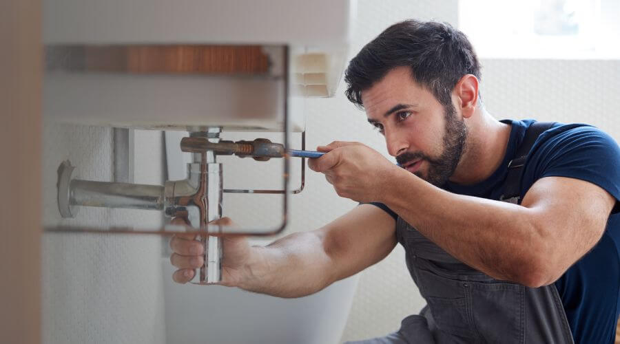 Faucet repair for sink in Cromwell, IN